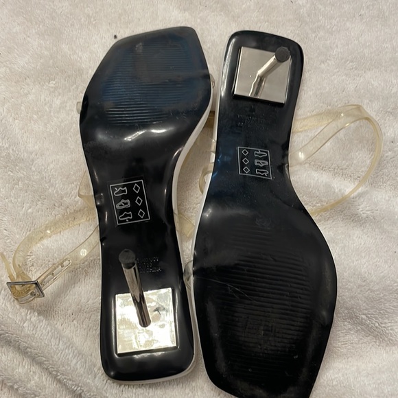 SALE !  ASOS WHITE SANDAL CLEAR STRAP SILVER HEEL SIZE 9 - Picture 2 of 5